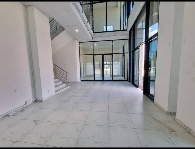 1,260M² WAREHOUSE TO LET IN ORMONDE